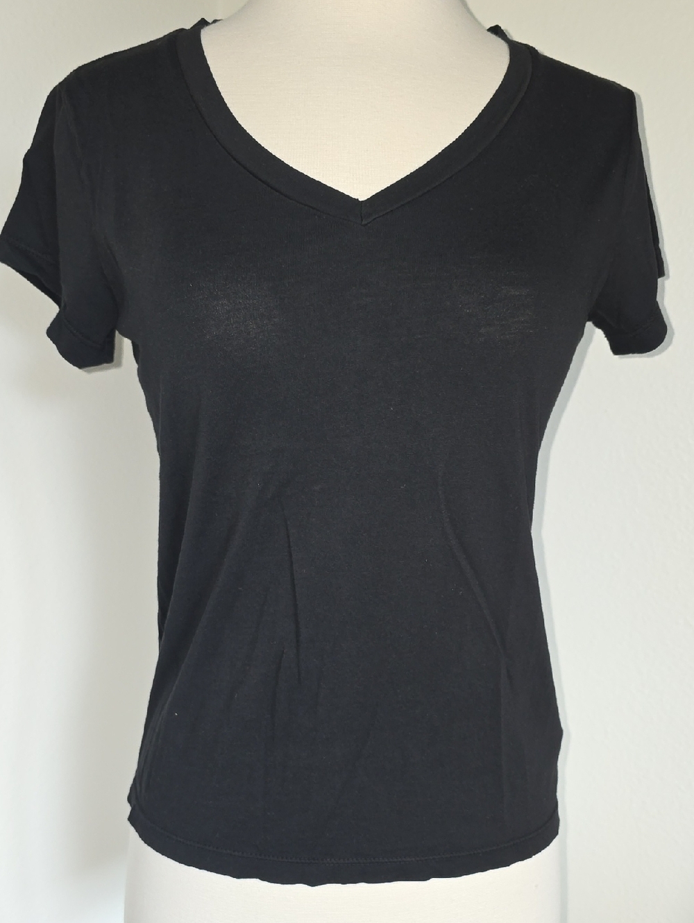 Rowan Tyler Deep V-Neck Baby Slub Tshirt